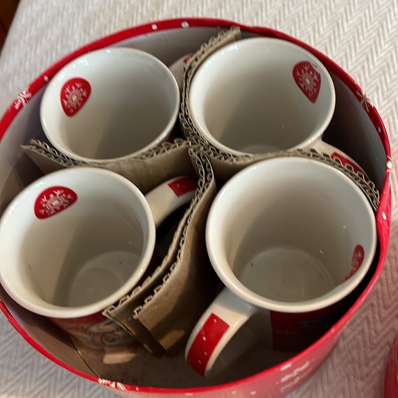 Ceramic cups and plates - Picture 7 of 8